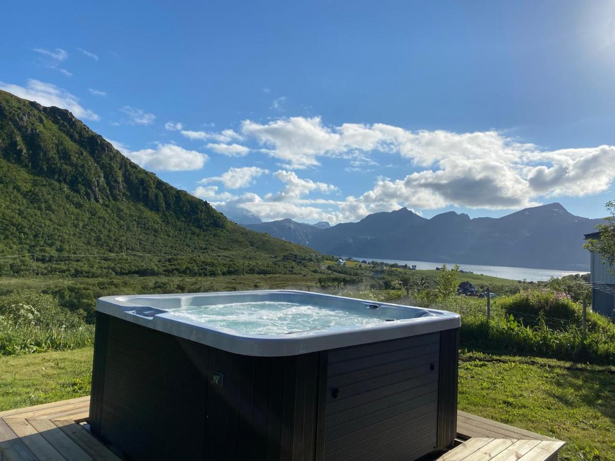 Villa Med Jacuzzi Og Nydelig Utsikt Gravdal  المظهر الخارجي الصورة