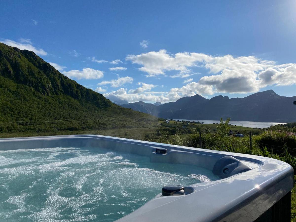Villa Med Jacuzzi Og Nydelig Utsikt Gravdal  المظهر الخارجي الصورة