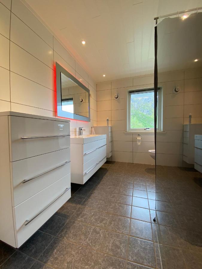 Villa Med Jacuzzi Og Nydelig Utsikt Gravdal  المظهر الخارجي الصورة
